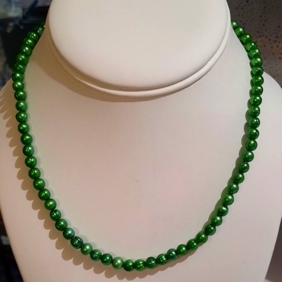 Green Culture Freshwater Pearl Necklace - Picture 2 of 5